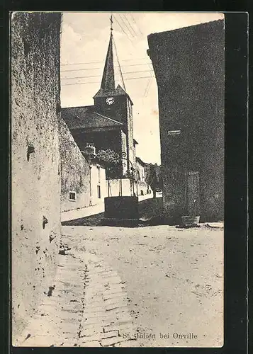 AK St. Julien, Strassenpartie mit Brunnen an der Kirche