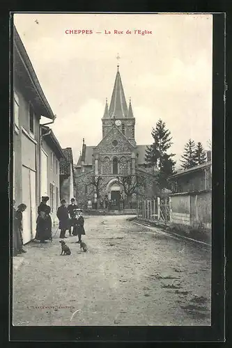 AK Cheppes, La Rue de l`Église, Blick zur Kirche
