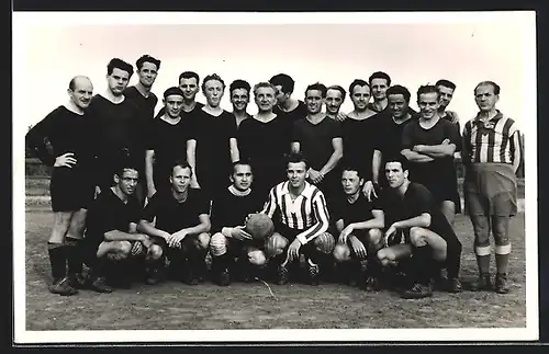 Foto-AK Fussball-Team beim Mannschaftsfoto