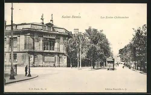 AK Saint-Denis, Les Ecoles Châteaudun, Strassenbahn