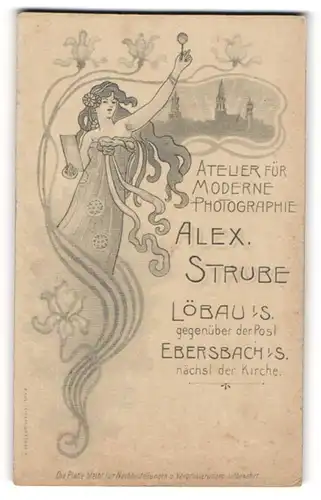 Fotografie Alex Strube, Löbau i. S., Jugendstil Darstellung einer leicht bekleideten Dame, Rückseitig Portrait-Foto