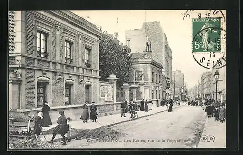 AK Puteaux, Le Ecoles, rue de la République