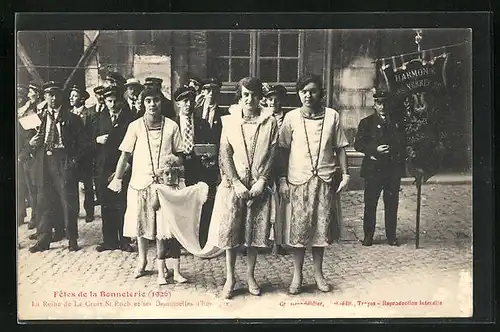 AK Troyes, Fetes de la Bonnetaire 1926, la Reine de La Croix Saint-Roch et ses Demoiselles d'honneur