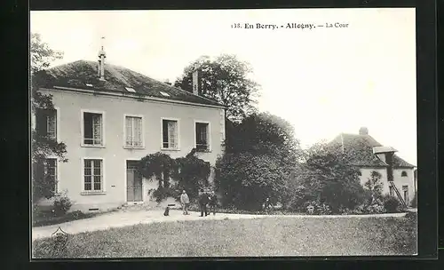 AK Allogny, La Cour