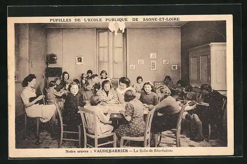 AK Vaudebarrier, Pupilles de l'Ecole Publique de Saone-et-Loire, la Salle de Récréation