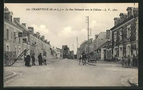 AK Champtoce, La Rue Nationale vers le Chateau