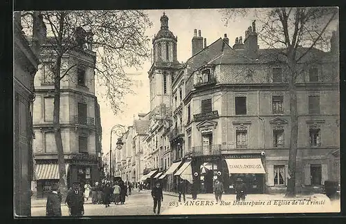 AK Angers, Rue Beaurepaire et Eglise de la Trinité