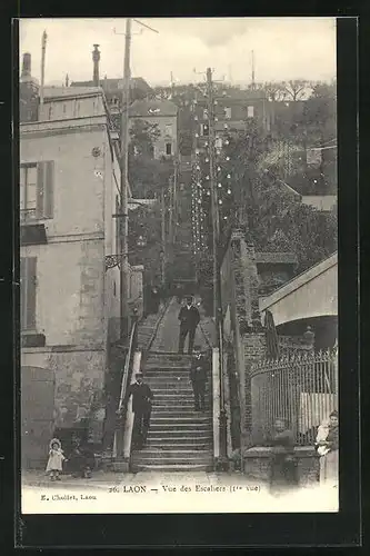 AK Laon, Vue des Escaliers, Ortspartie mit Treppe