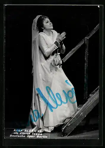 AK Berlin, Deutsche Oper, Opernsängerin Anna Alexieva als Floria Tosca, Autograph