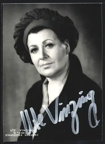 AK Opernsängerin Ute Vinzing in Fidelio, Autograph