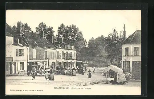 AK Donnemarie, La Place du Marché