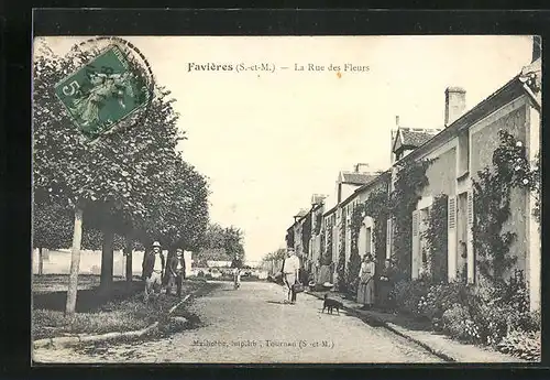 AK Favières, La Rue des Fleurs