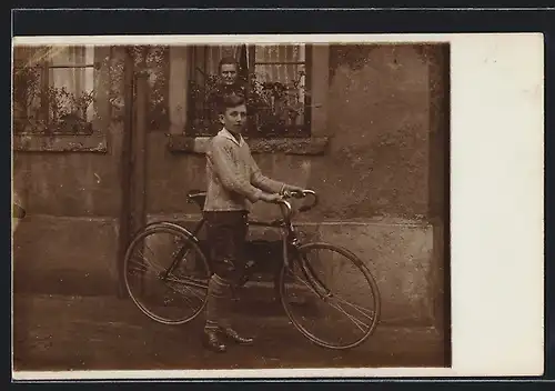 AK Junge mit seinem Fahrrad