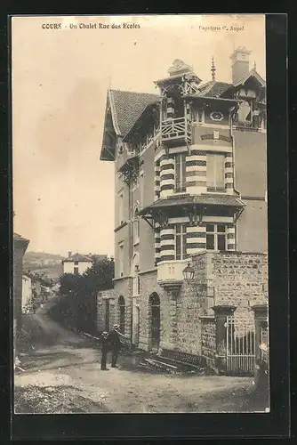 AK Cours, On Chalet Rue des Ecoles