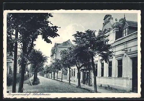 AK Langenzersdorf, Schulstrasse mit Häuserzeile