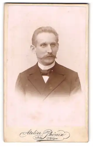 Fotografie C. Häpe, Dresden, Portrait Herr mit Oberlippenbart