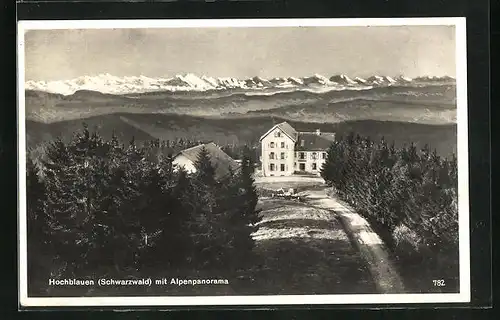 AK Hochblauen /Schwarzwald, Ortsansicht mit Alpenpanorama