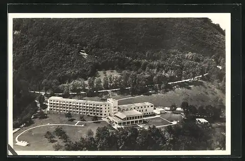 AK Urach / Schwäb. Alb, Hotel Das Haus auf der Alb aus der Vogelschau