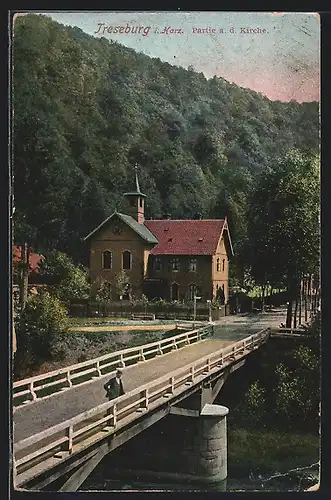 AK Treseburg i. Harz, Partie auf der Brücke zur Kirche hin