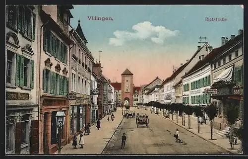 AK Villingen, Rietstrasse mit Stadt Apotheke