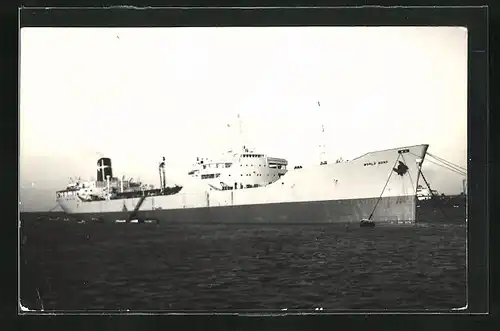 Foto-AK Handelsschiff SS Worls Bond im Hafen