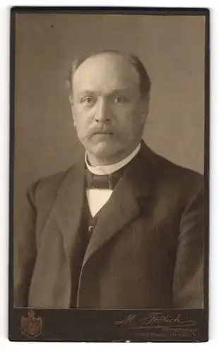 Fotografie M. Frölich, Flensburg, Portrait Herr Georg Engel aus Weseby