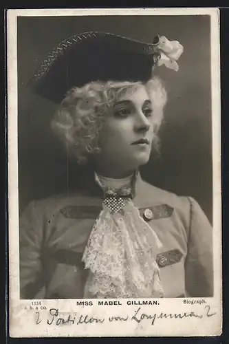 AK Schauspielerin Mabel Gillman in Uniform mit Halstuch