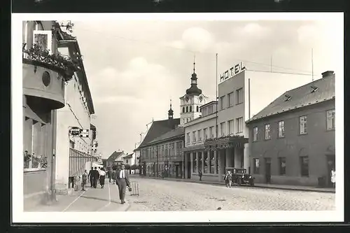 AK Chlumetz a. d. Zidlina, Strassenpartie an Hotel Prochazka