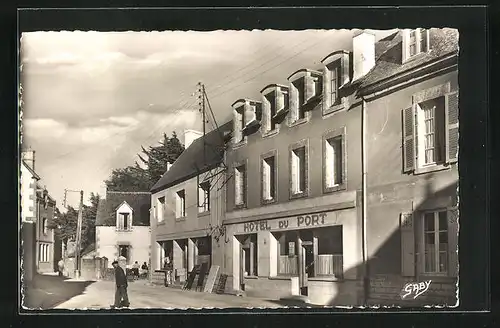 AK Lesconil, Hotel du Port