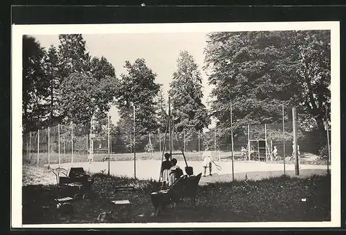 AK Gouarec, Monastère des Augustines, Le Tennis dans le Parc