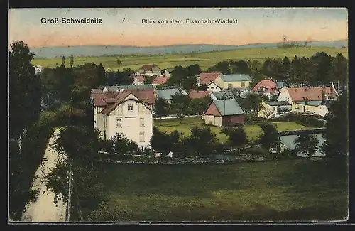 AK Gross-Schweidnitz, Blick von dem Eisenbahn-Viadukt auf den Ort