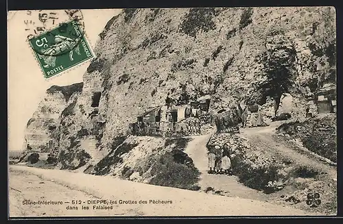 AK Dieppe, Les Grottes des Pêcheurs dans les Falaises