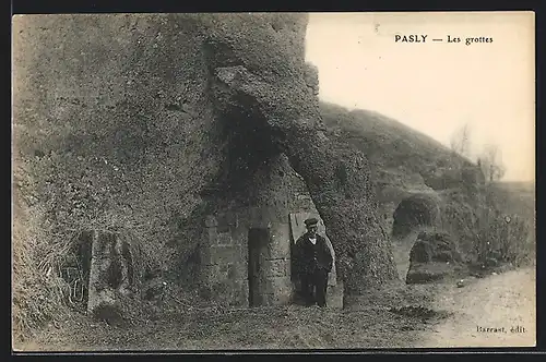 AK Pasly, Les grottes, Höhlenwohnung