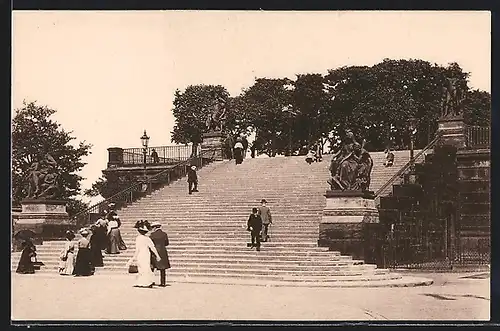 AK Dresden, Freitreppe der Brühl`schen Terrasse