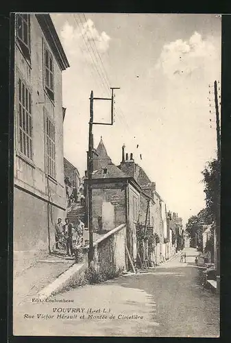 AK Vouvray, Rue Victor Hérault et Montée de Cimetière