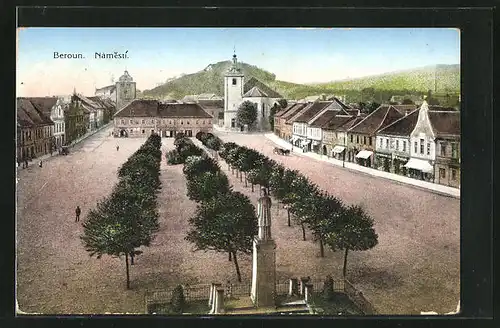 AK Beraun / Beroun, Nàmesti, Marktplatz und Denkmal aus der Vogelschau