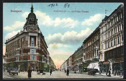 AK Budapest, Andrássy-út, Andrássy-Strasse mit Geschäften