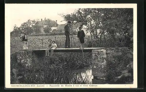 AK Courcelles-le-Roi, Passerelle du Moulin a eau et vieux Chateau