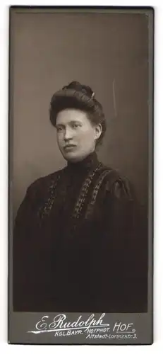 Fotografie E. Rudolph, Hof, Portrait bürgerliche Dame mit hochgestecktem Haar