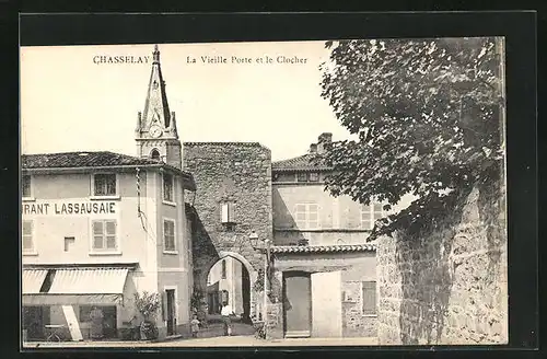 AK Chasselay, La Vieille Porte et le Clocher