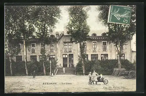 AK Auxonne, La Gare, auf dem Platz am Bahnhof