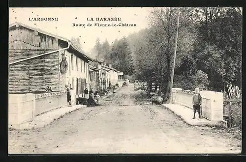 AK Vienne-le-Chateau, La Harazee, Strassenblick