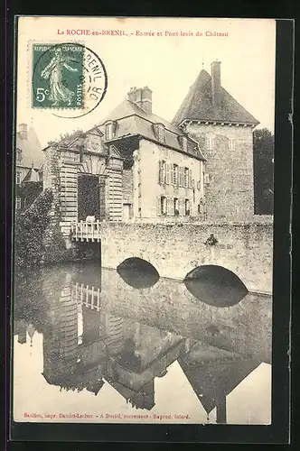 AK La Roche-en-Brenil, Entrée et Pont-levis du Château