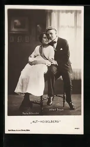 AK Schauspieler Alfred Braun und Paula Schneider in vertrauter Pose