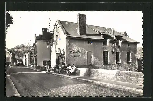 AK La Chartre-sur-le-Loir, L`Hotel du Soleil Levant