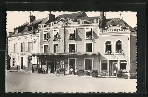 AK La Chartre-sur-le-Loir, Hôtel de France