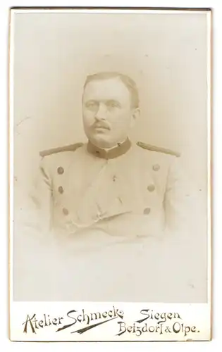 Fotografie Atelier Schmeck, Siegen, Jäger in Uniform mit Kette