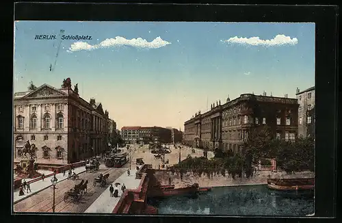 AK Berlin, Strassenbahnen auf dem Schlossplatz