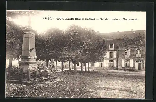 AK Vauvillers, Gendarmerie et Monument