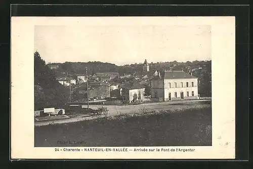 AK Nanteuil-en-Vallée, Arrivée sur le Pont de l`Argentor